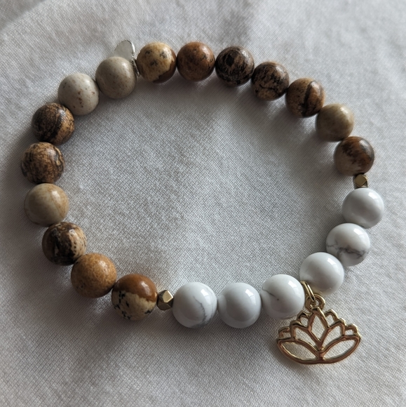 Lotus Charm Bracelet - Howlite Gemstone and Jasper Stone - Picture 1 of 4